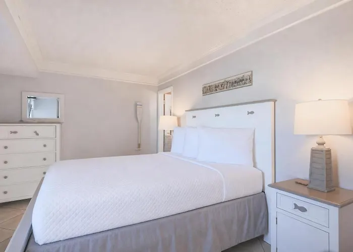 Apartment Island Winds East 503