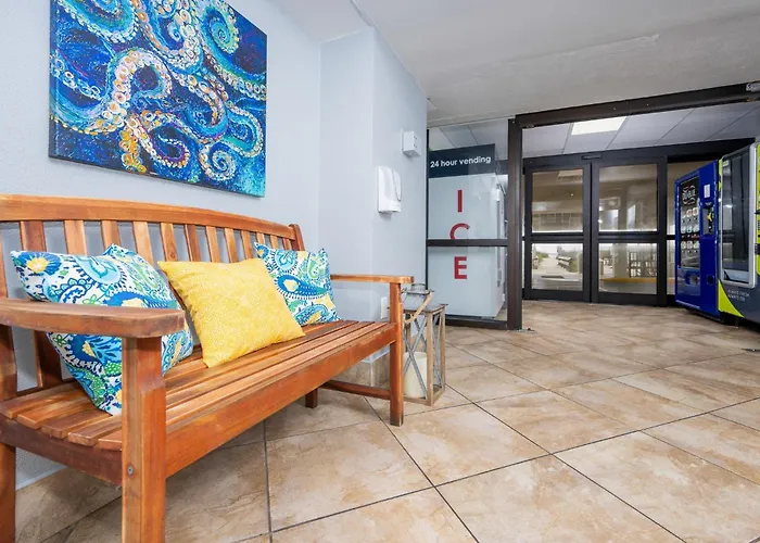 Apartment Island Winds East 503 *